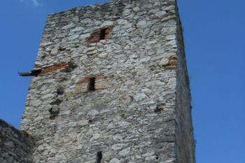 3. brána od jihu, stopy původní střelecké chodbičky (© Jan Večeřa, 08/2015)
