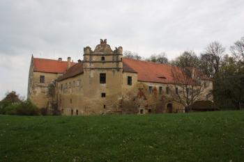 Zámek od západu ( © Ivan Grisa 04/2011)