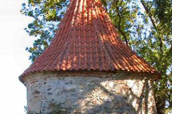gotická nárožní bašta ( © Pavel Zany Komárek 10/9/2004)