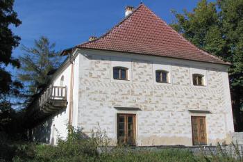pohled od jihovýchodu ( © Pavel Zany Komárek 10/9/2004)