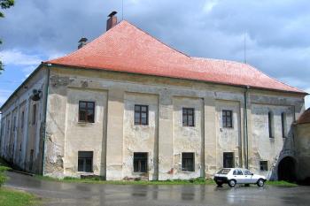 Pohled od západu ( © Pavel Vítek 05/2006)