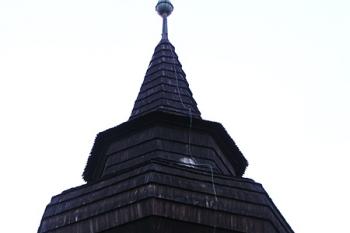 Kostelní věž ( © Roman Řezáč 08/2004)