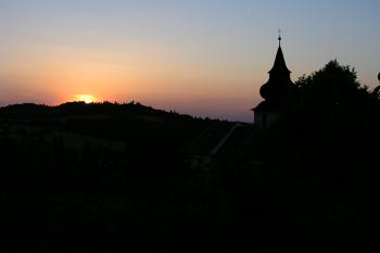 Západ slunce nad Bělicemi ( © Roman Řezáč 08/2004)