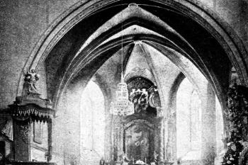 presbytář kostela na počátku 20. století (© Antonín Podlaha: Posvátná místa království Českého; Díl 2., Vikariáty: Berounský, Bystřický a Plzeňský, Dědictví sv. Jana Nepomuckého, Praha 1908)
