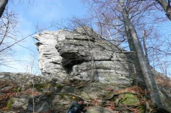 nejvyšší skalisko v severozápadní části hradního jádra ( © Jan P. Štěpánek 10/2008)