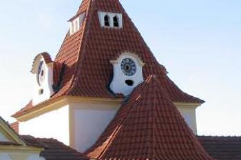 pohled od jihovýchodu ( © Pavel Zany Komárek 10/9/2004)