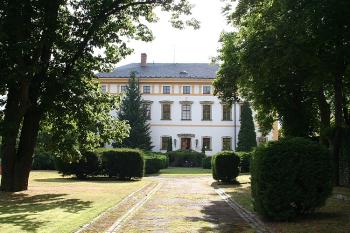 Hlavní průčelí (© Ivan Grisa, 08/2008)