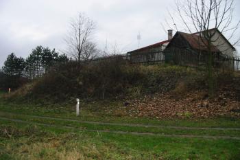 zvrziště od jv. (© D Dohňanský, 04/2016)