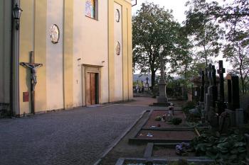 Vstupní část ( © Roman Řezáč 09/2004)