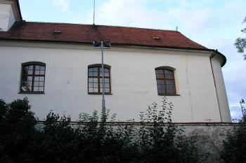 Loď kostela ( © Roman Řezáč 09/2004)