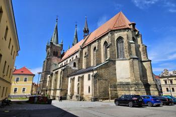 celkový pohled na kostel od jihovýchodu  (© Jan P. Štěpánek  05/2024)
