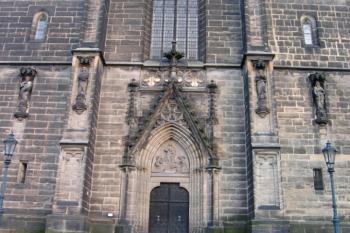 Průčelí kostela ( © Pavel Vítek 09/2006)