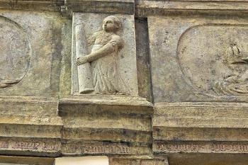 detail kamenné výzdoby (© Jan P. Štěpánek  04/2024)