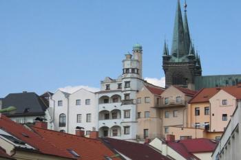 Pohled na zadní stranu domu (© de ardoise, 08/2007)