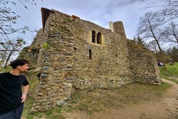 vnější fronta obnoveného hradního paláce (© Jan P. Štěpánek  04/2024)