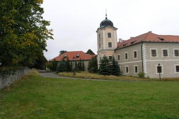 Vstupní věž ( © Roman Řezáč 09/2004)