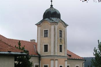 Vstupní věž ( © Roman Řezáč 09/2004)
