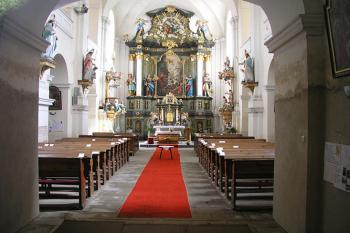 Interiér kostela ( © Roman Řezáč 09/2004)