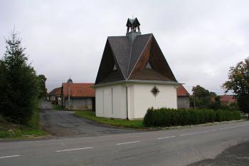 Pohled ze silnice ( © Roman Řezáč 09/2004)