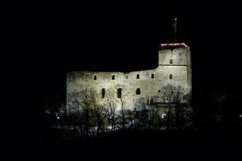 Noční Radyně (© Václav Fišer, 12/2012)
