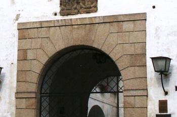 vstupní brána (© Lenka Martinková 09/2004)