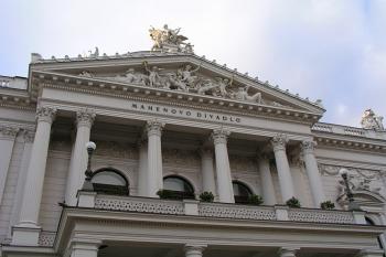 Sochařská výzdoba ( © Roman Řezáč 09/2004)
