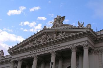 Sochařská výzdoba ( © Roman Řezáč 09/2004)