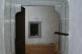 Vlčkova věž - sedlový portál (© zdeněk komínek, 05/2006)