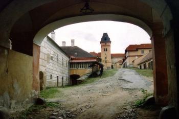 Předzámčí  (© Jiří Cukr, 08/2000)
