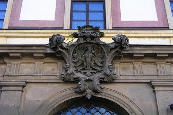 Vstupní portál ( © Roman Řezáč 10/2004)