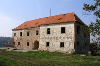 Pohled od východu ( © Roman Řezáč 10/2004)