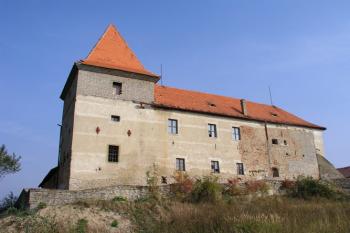 Celkový pohled od západu ( © Roman Řezáč 10/2004)