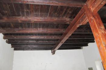 strop po spíše devastující rekonstrukci v r. 1987 (© D Dohňanský, 07/2018)
