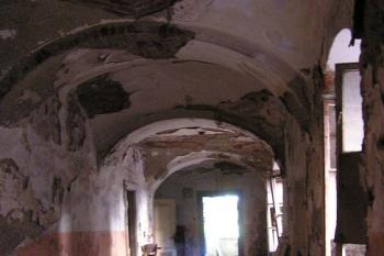 chodba jižního křídla ( © Jan P. Štěpánek 09/2007)
