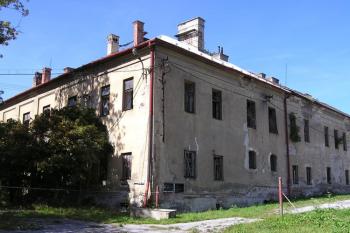 jihovýchodní nároží zámku ( © Jan P. Štěpánek 09/2007)
