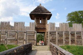 Archeopark Chotěbuz (© Milan Smoleň 05/2006)