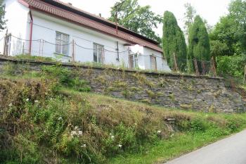 ještě jeden pohled od jv. (© D Dohňanský, 07/2014)