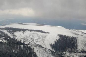 horní nádrž přehrady Dlouhé stráně z vyhlídky vysílače na Pradědu ( © Jan P. Štěpánek 03/2008)