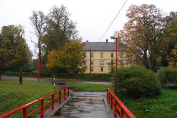 Pohled od říčky Rožínka ( © Roman Řezáč 10/2004)