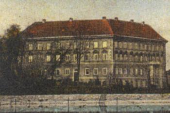 zámek od východu na pohlednici z r. 1913 ( © Aleš Novák: Neratovice a okolí na starých pohlednicích, Baron, Hostivice 2007)