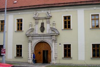 vstupní portál po opravě (© D Dohňanský, 03/2014)