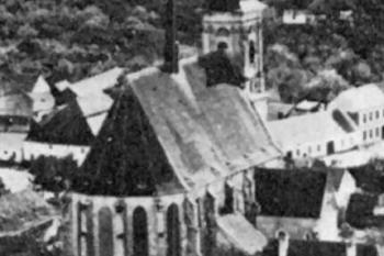 kostel po přístavbě hrobky ( © Vratislav Nejedlý: Památková péče na Moravě I. (50. - 70. léta 19. století), Umění 31; Ústav teorie a dějin umění ČSAV, Praha 1983)