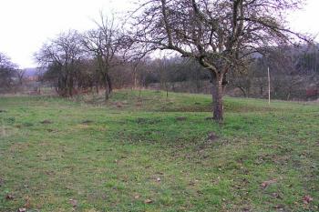 Centrální pahorek, pohled západu ( © Roman Řezáč 11/2004)
