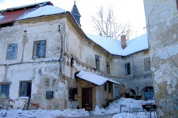 Zámek v Poříčí u Boršova nad Vltavou ( © Pavel Vítek 01/2006)