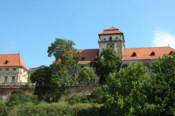 Jaroslavický zámek ( © Jana Štěpánková  08/2007)