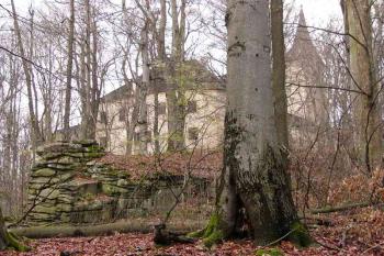 Roštejn - od JV (© Karel Vaníček 2005)