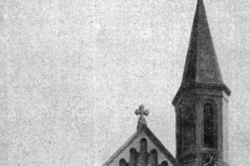 kostel od západu na počátku 20. století (© Antonín Podlaha: Posvátná místa království Českého; Díl 1. Vikariáty: Českobrodský, Černokostelecký, Mnichovický a Prosecký, Dědictví sv. Jana Nepomuckého, Praha 1907)