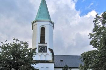 Kostel sv. Remigia v Praze - Čakovicích ( © Pavel Vítek 07/2009)