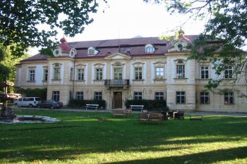 hlavní, západní průčelí (© D Dohňanský, 09/2015)
