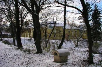 Severní část zámku ( © Roman Řezáč 11/2004)